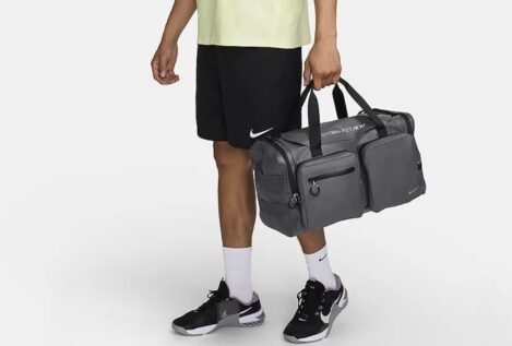 ¡Chollo para ir al gym!: Nike rebaja esta original bolsa de deporte y ahora tiene un precio top