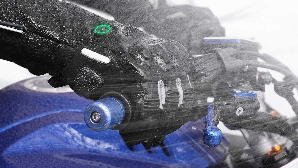 Evita el frío mientras viajas en moto o vas a esquiar en invierno con los mejores guantes calefactables