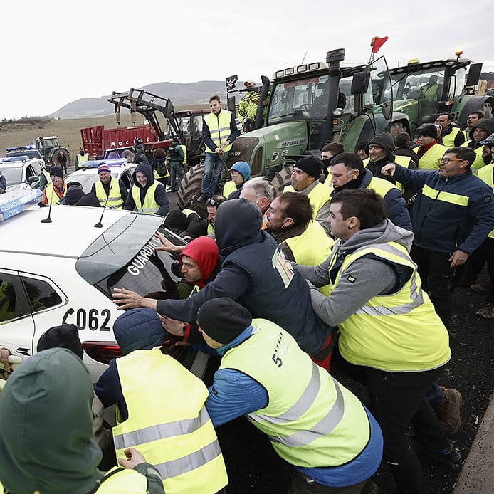 Los agricultores toman las principales ciudades en una 'tractorada' multitudinaria