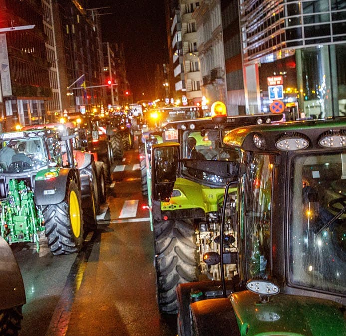 Agricultores españoles, en la tractorada en Bruselas como previa a las protestas en España