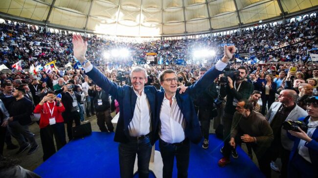 El PP teme un «escenario endiablado» en Galicia: empate a 37 escaños con la izquierda