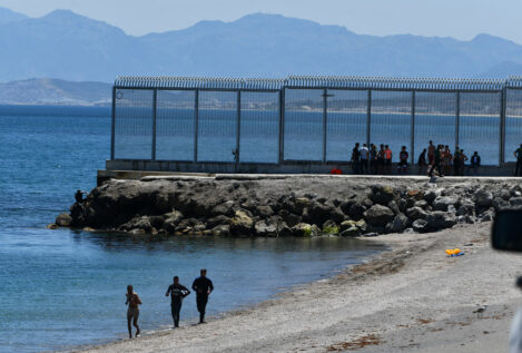 Ceuta alcanza los 300 menores marroquíes acogidos tras las últimas entradas a nado