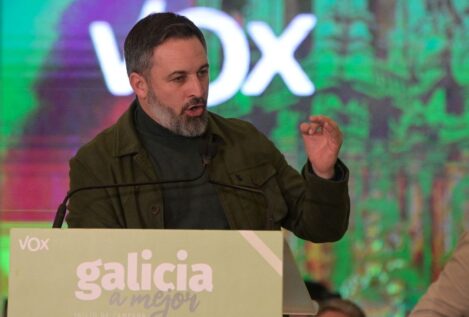 Abascal avisa: cuando Vox no está, el PP aplica políticas de izquierda y nacionalistas