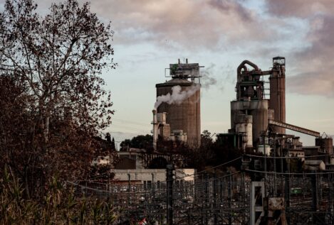 Ribera pasa del plan para descarbonizar la industria que Bruselas exige antes de verano