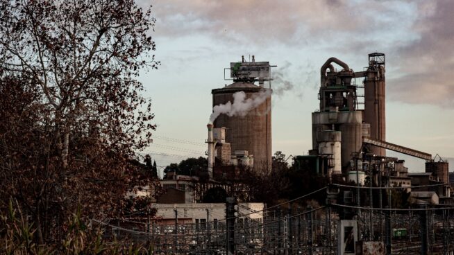Ribera pasa del plan para descarbonizar la industria que Bruselas exige antes de verano