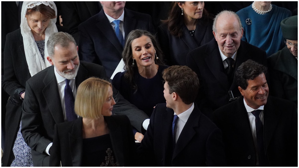 La complicidad entre los reyes Felipe y Letizia con Juan Carlos.