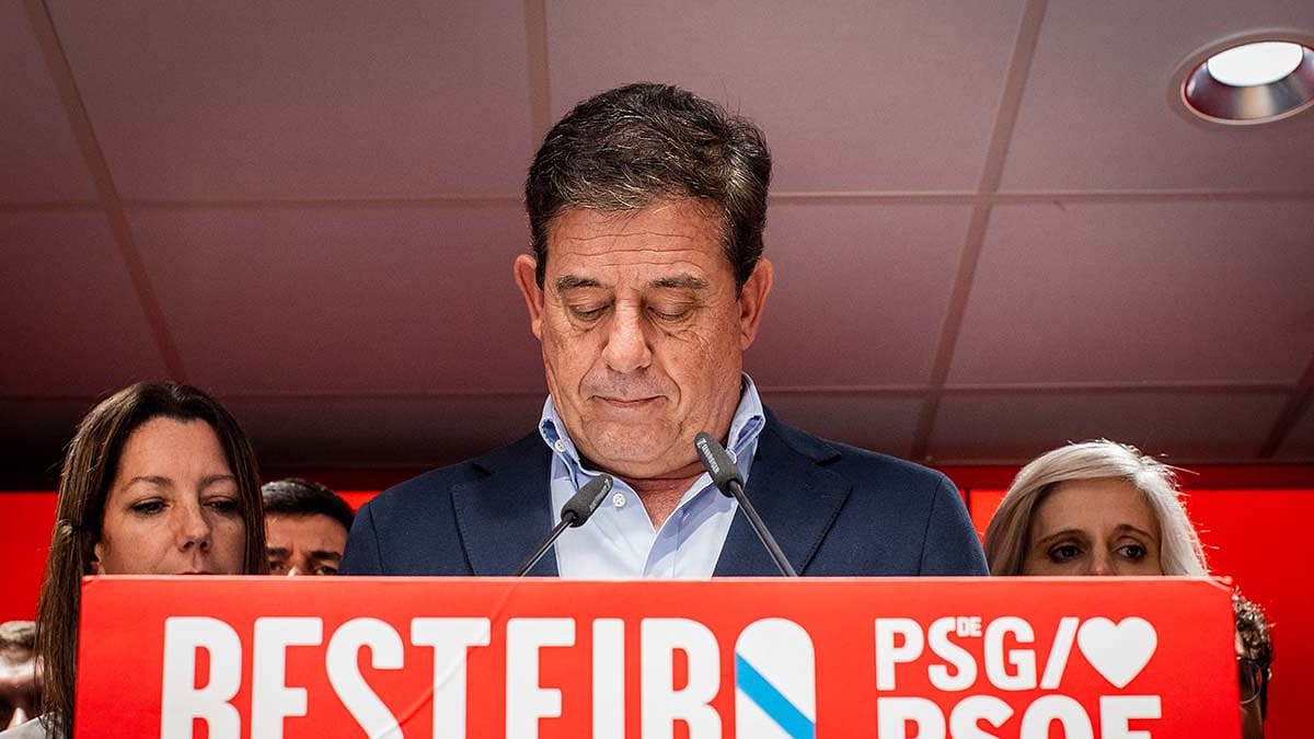 El «hundimiento» del PSOE aflora la crítica a Ferraz: «A Besteiro le han hecho un Gabilondo»