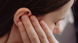 ¿Por qué se forman los tapones de cera en los oídos y cómo quitarlos?