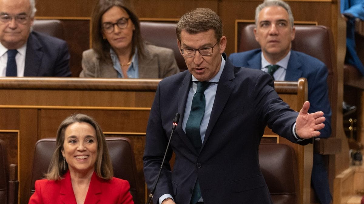 Feijóo saca pecho en el Congreso tras el 18-F y reta a Sánchez a explicar el batacazo del PSOE