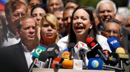 La oposición venezolana carga contra la consulta sobre el cronograma electoral