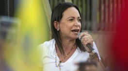 La candidata de la oposición venezolana Machado denuncia un ataque durante un acto