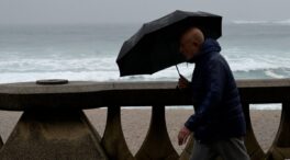 La borrasca Karlotta pone en alerta a media España por rachas de viento, oleaje y lluvias