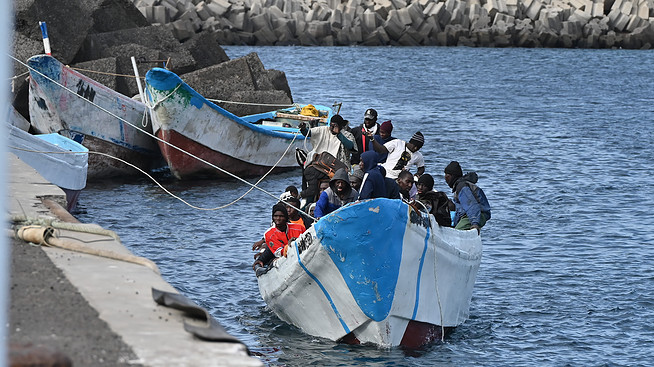 El Gobierno ha trasladado a 26.000 inmigrantes de Canarias a la península