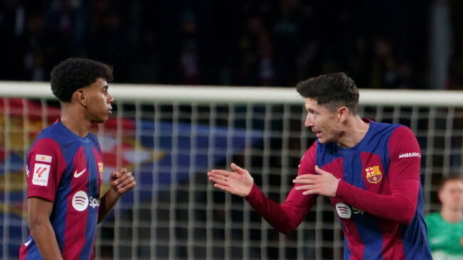 El FC Barcelona gana al Celta por 1-2 en Balaídos con doblete de Lewandowski