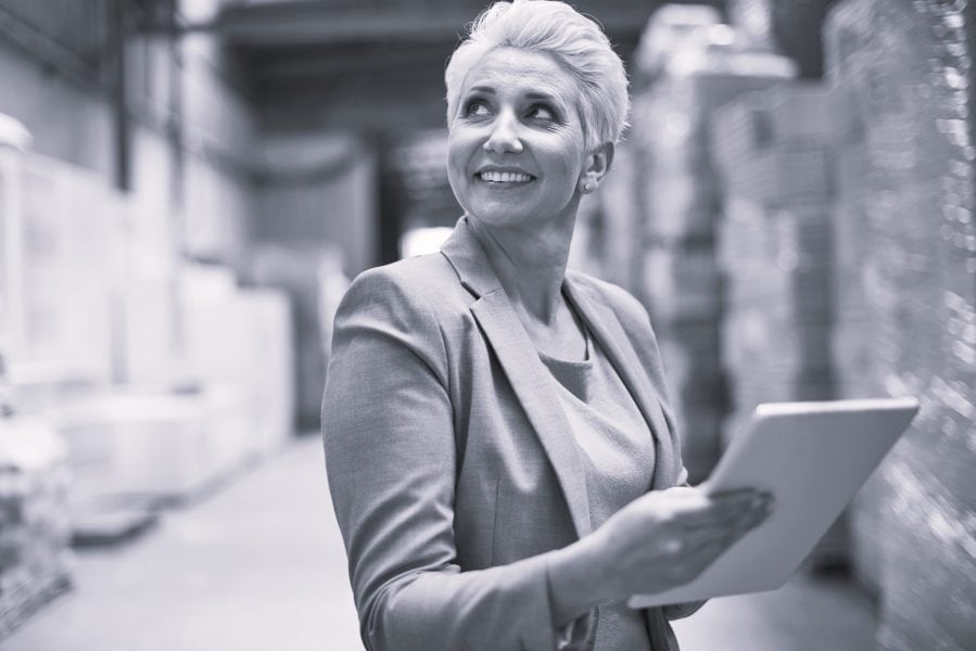 Más bata y menos corbata