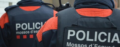 Los Mossos d'Esquadra registran la sede de la Federación Catalana de Fútbol