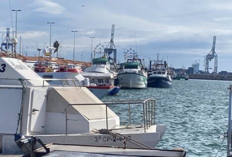 Pescadores de arrastre de Castellón protestan por la reducción de días de pesca