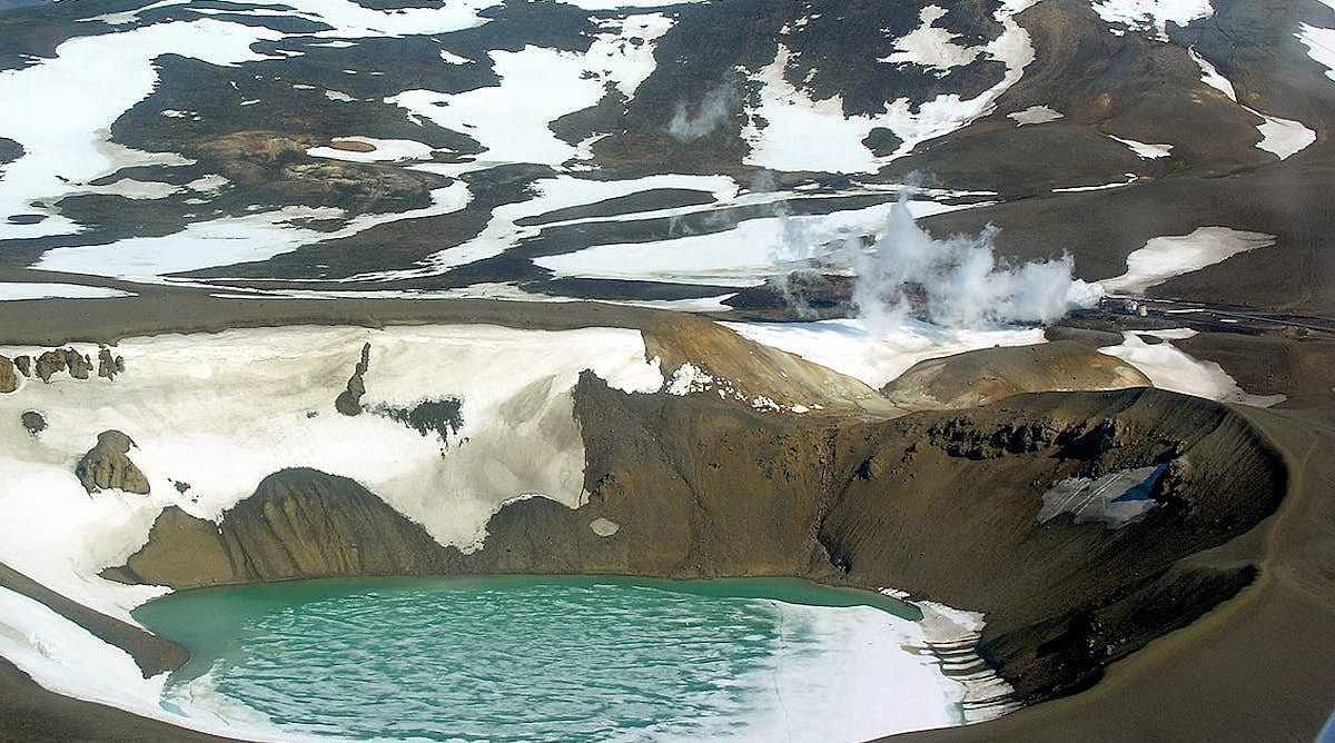 Un túnel al interior de un volcán: el plan de Islandia para tener energía geotérmica ilimitada