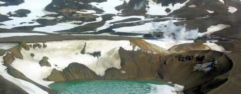 Un túnel al interior de un volcán: el plan de Islandia para tener energía geotérmica ilimitada