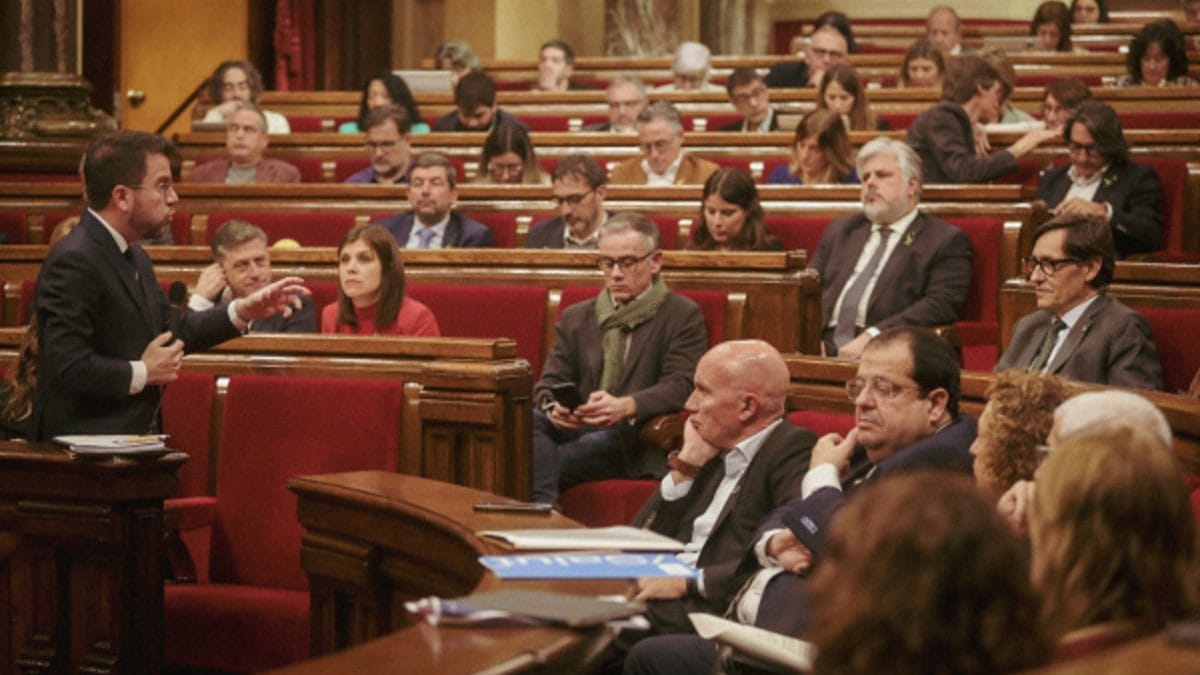 Aragonès, Jové (ERC) y Batet (Junts) expresan su apoyo a Wagensberg en el Parlament