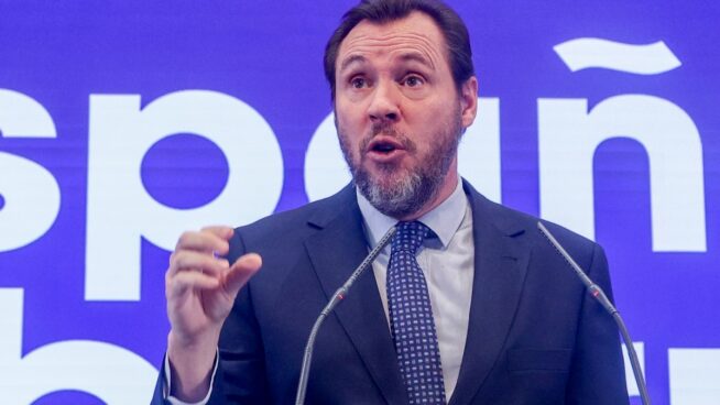 Puente desoye el código ético y mantendrá a sus dos cargos salpicados por el 'caso Koldo'