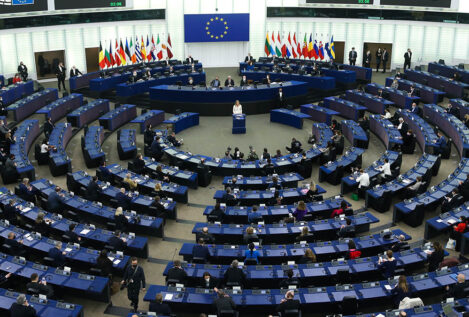 El Parlamento Europeo pide investigar los lazos de Puigdemont con Rusia