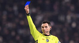La 'tarjeta azul', la nueva amonestación que revolucionará el mundo del fútbol