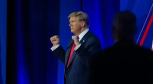 Trump gana las primarias en Michigan, Misuri e Idaho y afirma estar «lanzado como un cohete»