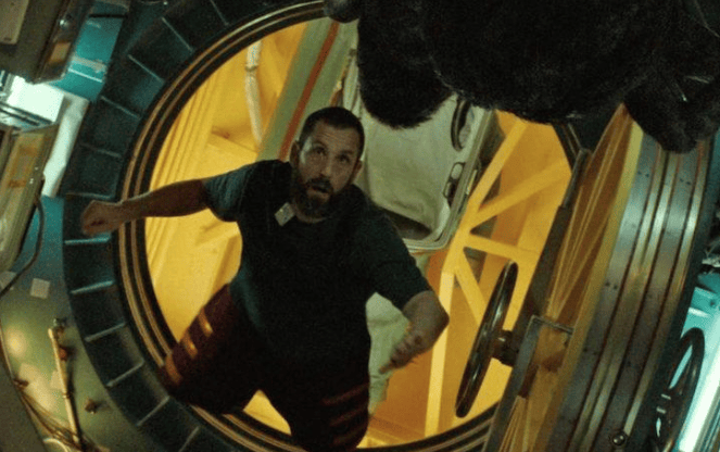 “Spaceman”: final explicado de la película de Adam Sandler en Netflix