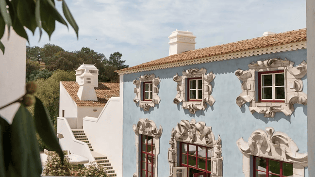 Vermelho, el primer hotel soñado por Christian Louboutin
