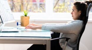 Ergonómica y regulable: así es la silla de oficina que PcComponentes acaba de rebajar