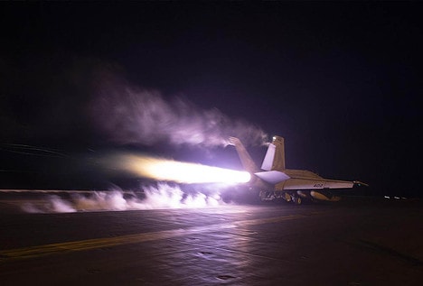 EEUU bombardea cuatro misiles antibuque y un dron de los hutíes en Yemen