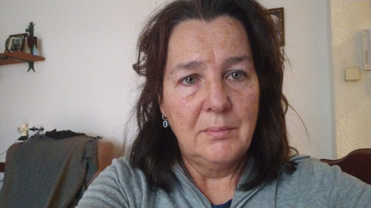 Una mujer de 62 años, pluriempleada para mantener a sus ‘okupas’: «Estoy desesperada»