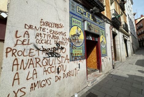 Amenazan a Pablo Iglesias un día antes de la apertura de su bar: piden retirar el cóctel Durruti