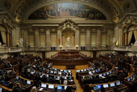 Socialistas y conservadores acuerdan presidir la Asamblea de Portugal de manera rotatoria
