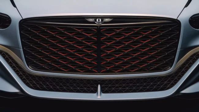 El inglés más rápido se llama Bentley y se apellida Batur