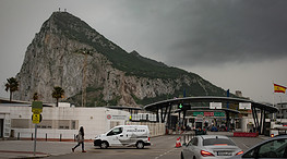 La Policía expulsa a cuatro militares británicos a Gibraltar que cruzaron la Verja