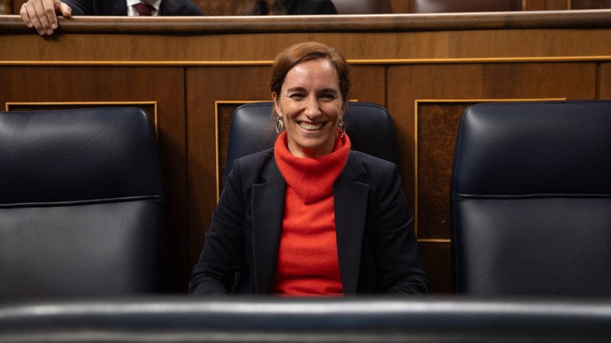 La ministra Mónica García lanza una ‘operación simpatía’ para huir de su perfil áspero