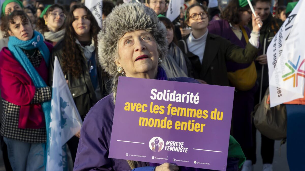 El aborto entra en la Constitución francesa: ¿debería España seguir su ejemplo?