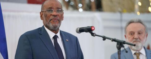 Dimite el primer ministro de Haití en medio de la ola de violencia en el país caribeño