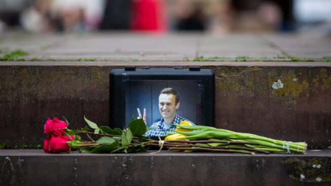 Miles de personas se despiden en Moscú de Navalni ante un gran dispositivo policial