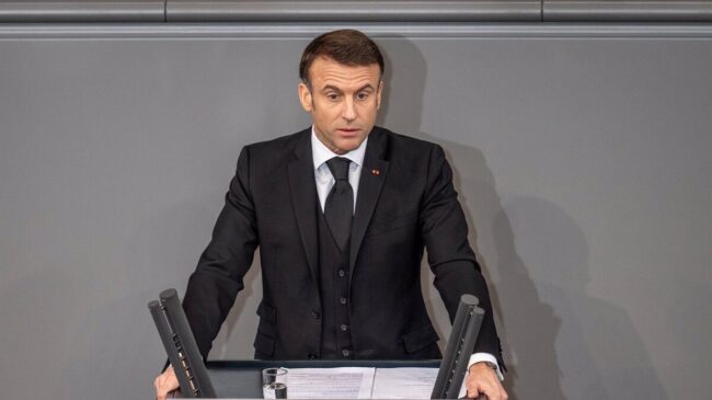 Macron insiste en su discurso belicista e insta a los aliados de Ucrania a «no ser cobardes»