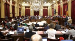 El Parlamento balear crea con la abstención del PSOE una comisión sobre las mascarillas