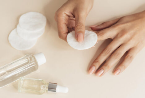 Del rostro a las uñas: los cosméticos faciales que puedes usar para el cuidado de tus manos
