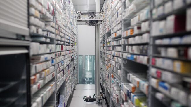 Sanidad oculta el nombre de las farmacéuticas a las que multó en 2023 por cese de suministro