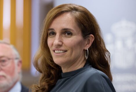 La ministra Mónica García recorta el 60% las campañas de prevención contra el tabaco