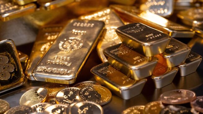 El oro rompe sus máximos históricos y alcanza los 2.140 dólares