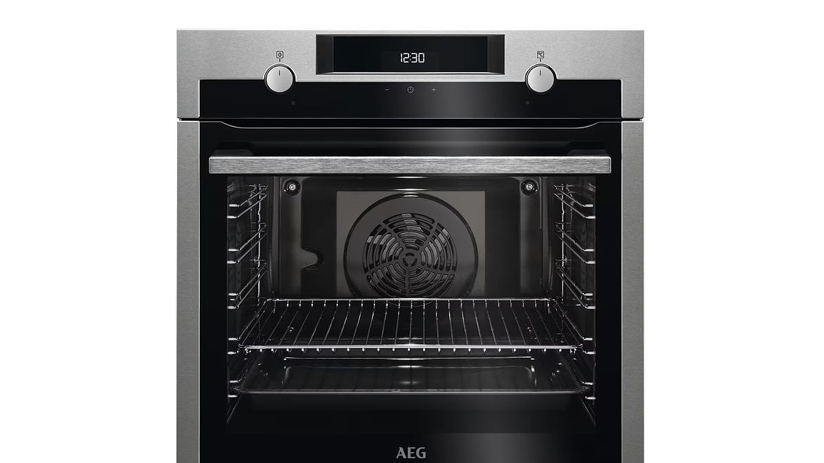 Transforma tu cocina hoy mismo con este horno AEG: ¡está rebajado un 30% solo en El Corte Inglés!