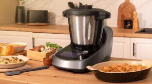 Amazon rebaja casi a mitad de precio su robot de cocina Cecotec más popular: ¡ahora por menos de 300€!