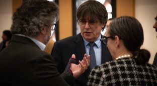 El PP exige a Sánchez que explique si ha prometido a Puigdemont que volverá a España